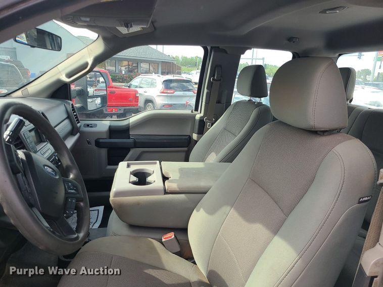 image for item MJ9409 2017 Ford F250 Super Duty XL  SuperCab pickup truck