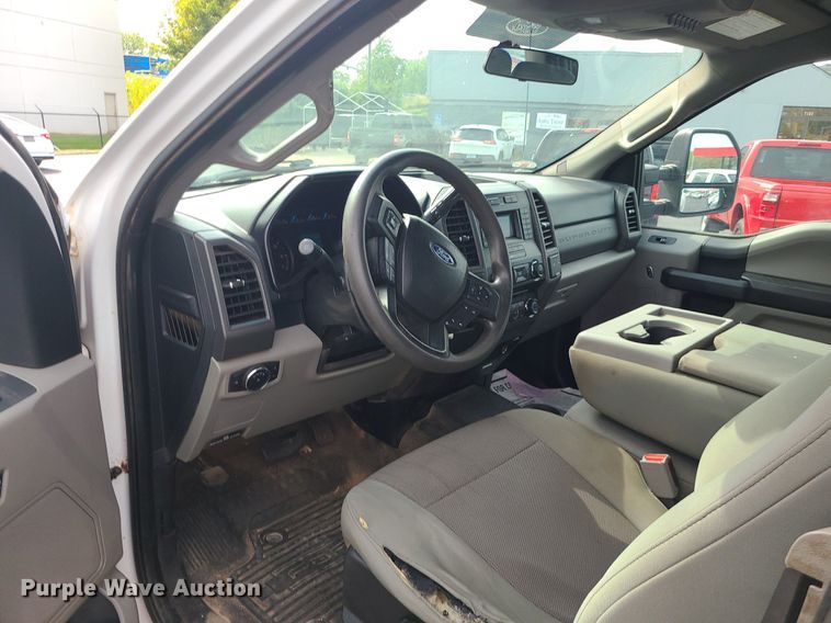 image for item MJ9409 2017 Ford F250 Super Duty XL  SuperCab pickup truck