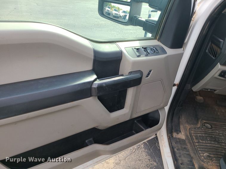 image for item MJ9409 2017 Ford F250 Super Duty XL  SuperCab pickup truck