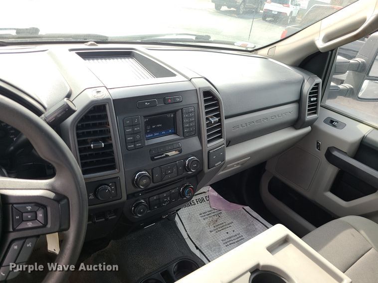 image for item MJ9409 2017 Ford F250 Super Duty XL  SuperCab pickup truck