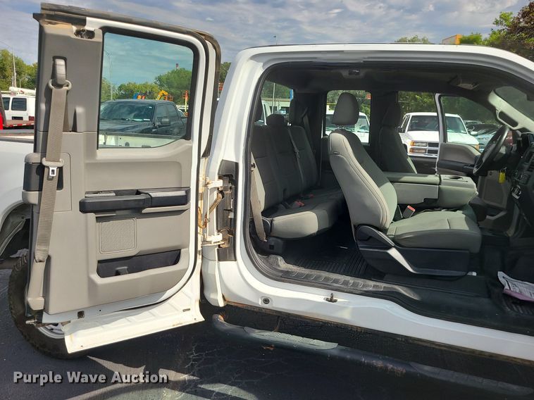 image for item MJ9409 2017 Ford F250 Super Duty XL  SuperCab pickup truck