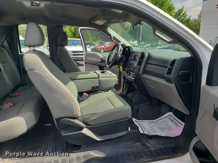 image for item MJ9409 2017 Ford F250 Super Duty XL  SuperCab pickup truck