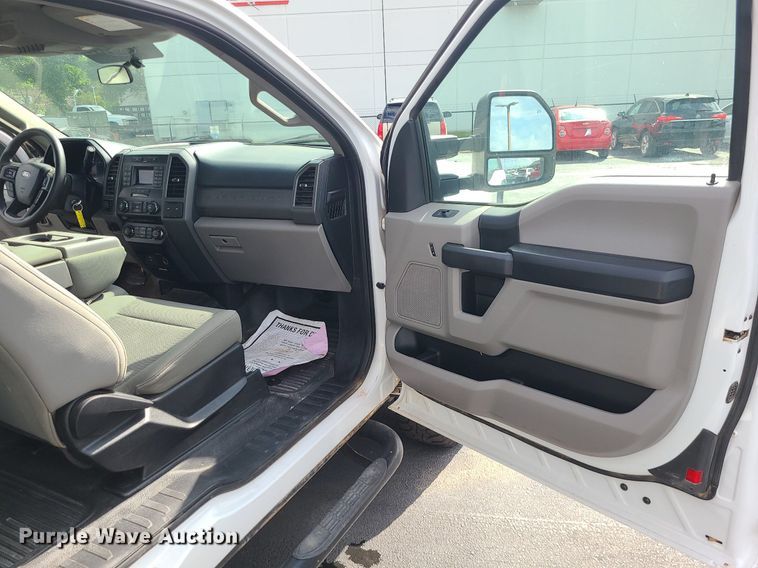 image for item MJ9409 2017 Ford F250 Super Duty XL  SuperCab pickup truck