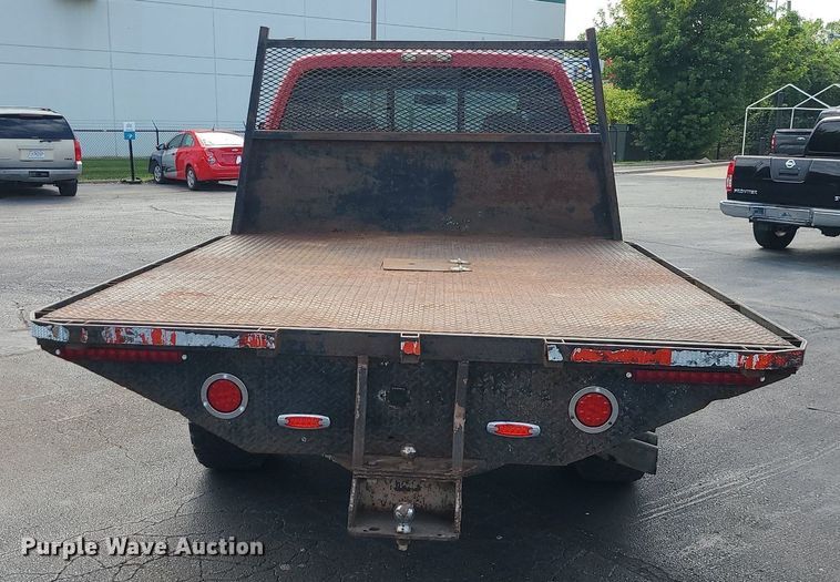 image for item MJ9410 2010 Ford F250 Super Duty  Crew Cab flatbed pickup truck