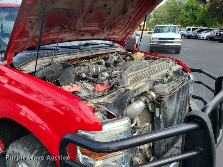 image for item MJ9410 2010 Ford F250 Super Duty  Crew Cab flatbed pickup truck