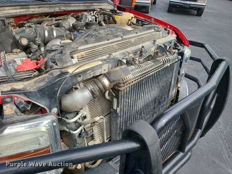 image for item MJ9410 2010 Ford F250 Super Duty  Crew Cab flatbed pickup truck