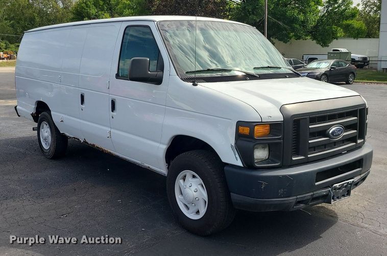 image for item MJ9412 2008 Ford E250 Super Duty  van