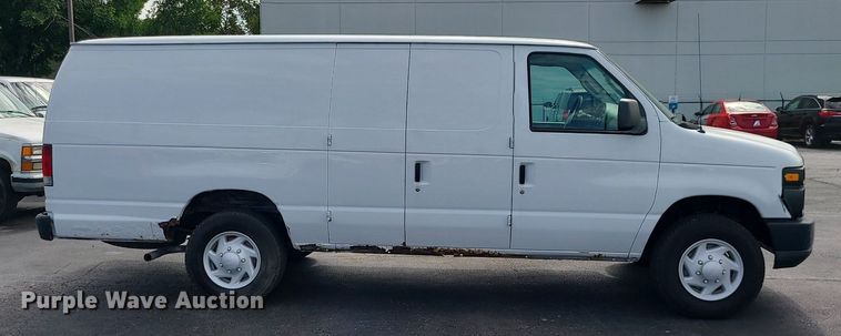 image for item MJ9412 2008 Ford E250 Super Duty  van