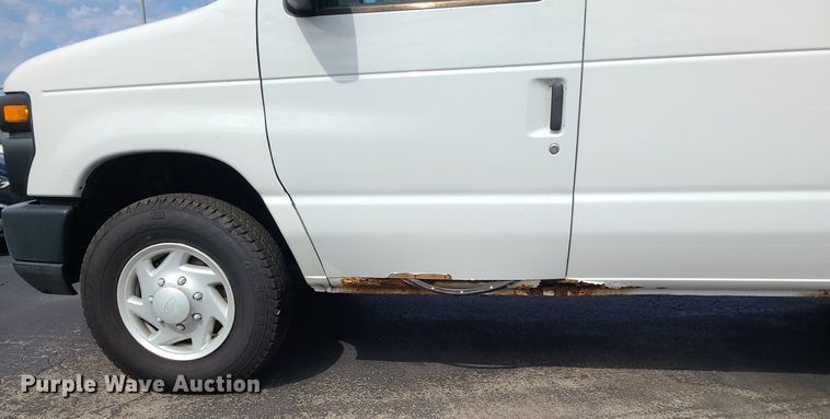 image for item MJ9412 2008 Ford E250 Super Duty  van