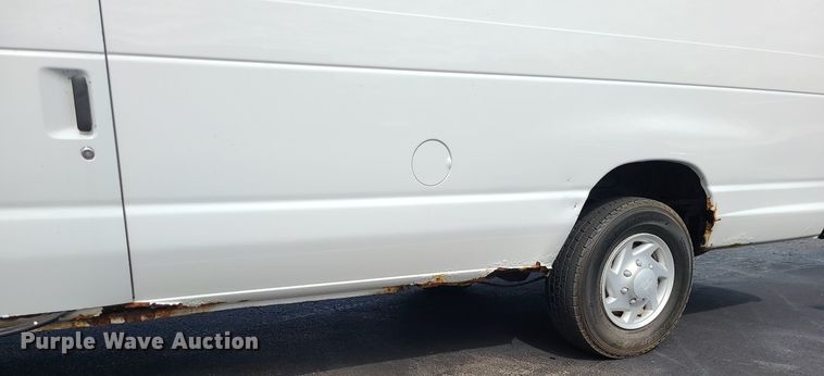 image for item MJ9412 2008 Ford E250 Super Duty  van