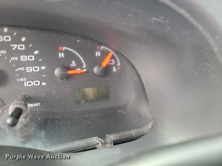 image for item MJ9412 2008 Ford E250 Super Duty  van