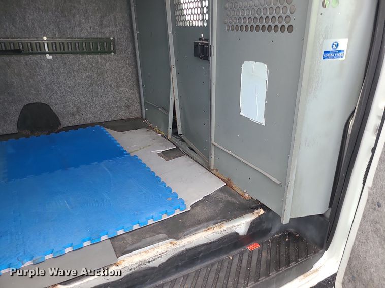 image for item MJ9412 2008 Ford E250 Super Duty  van