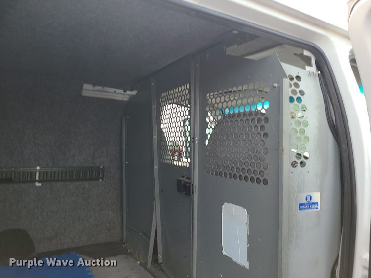 image for item MJ9412 2008 Ford E250 Super Duty  van