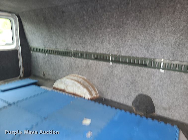 image for item MJ9412 2008 Ford E250 Super Duty  van