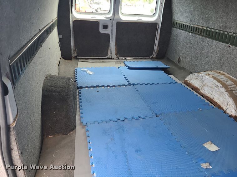 image for item MJ9412 2008 Ford E250 Super Duty  van