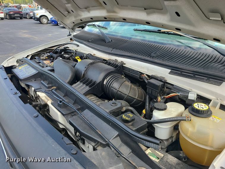 image for item MJ9412 2008 Ford E250 Super Duty  van