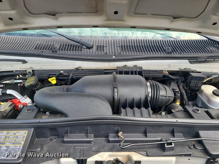 image for item MJ9412 2008 Ford E250 Super Duty  van