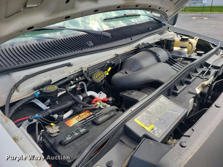 image for item MJ9412 2008 Ford E250 Super Duty  van