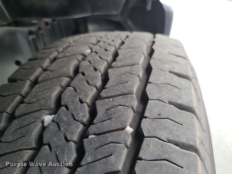 image for item MJ9412 2008 Ford E250 Super Duty  van