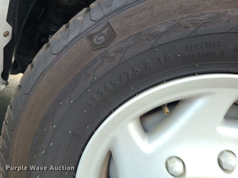 image for item MJ9412 2008 Ford E250 Super Duty  van