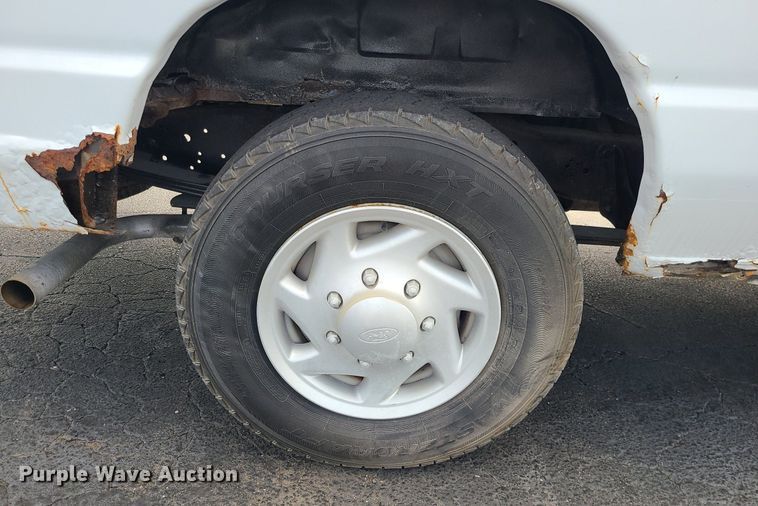 image for item MJ9412 2008 Ford E250 Super Duty  van