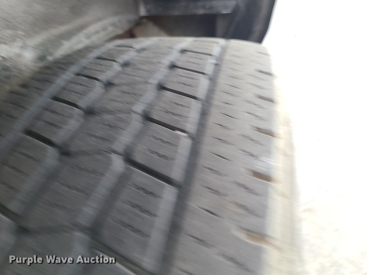 image for item MJ9412 2008 Ford E250 Super Duty  van