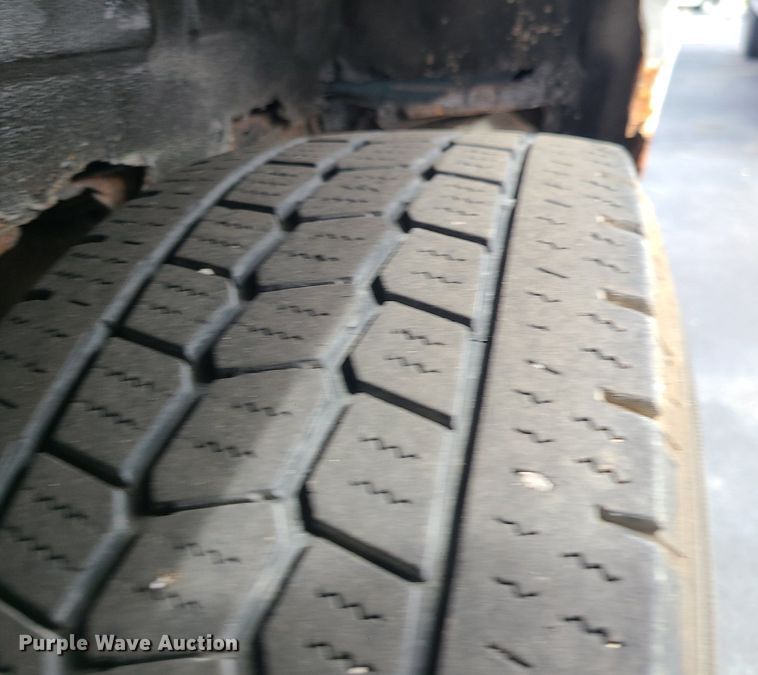 image for item MJ9412 2008 Ford E250 Super Duty  van