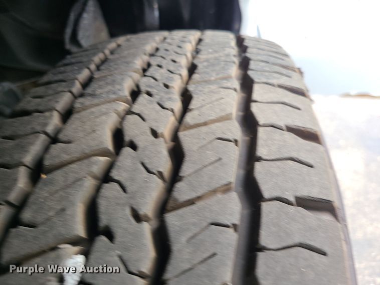 image for item MJ9412 2008 Ford E250 Super Duty  van