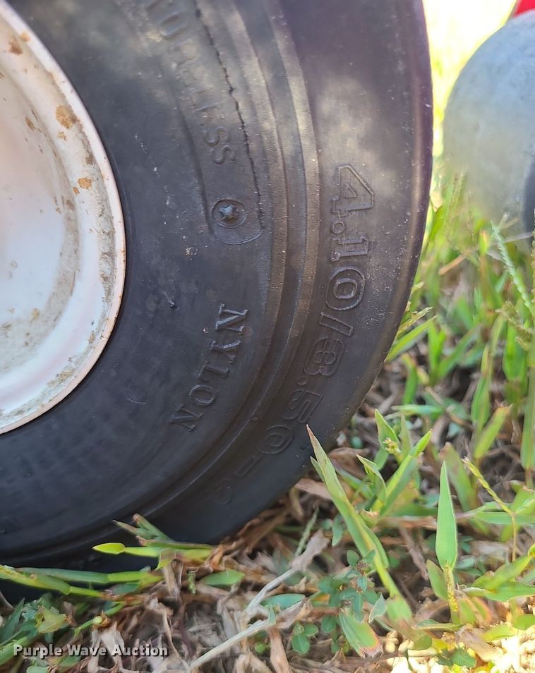 image for item MJ9418 Country Clipper Jazee SR205  ZTR lawn mower