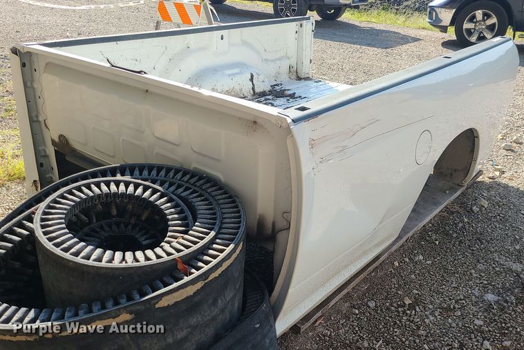 image for item MJ9428 Dodge Ram  8' pickup bed
