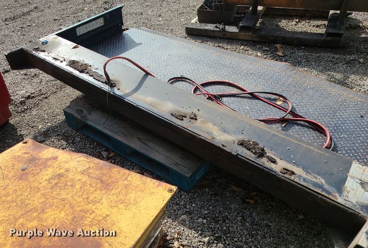 image for item MJ9436 Tommy Gate  lift gate