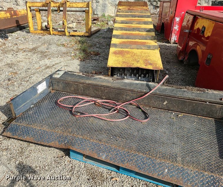 image for item MJ9436 Tommy Gate  lift gate