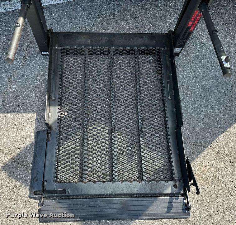 image for item ML9078 1998 Ford Club Wagon  handicap accessible van