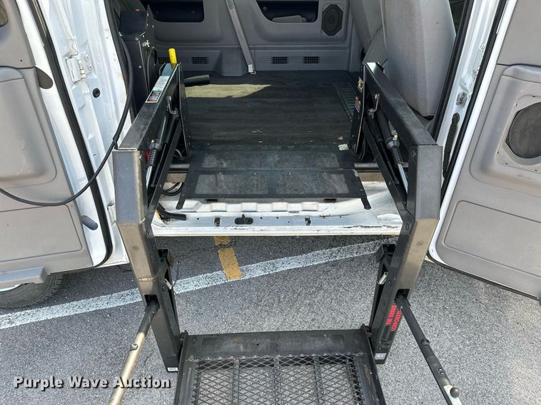 image for item ML9078 1998 Ford Club Wagon  handicap accessible van
