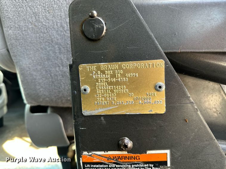 image for item ML9078 1998 Ford Club Wagon  handicap accessible van