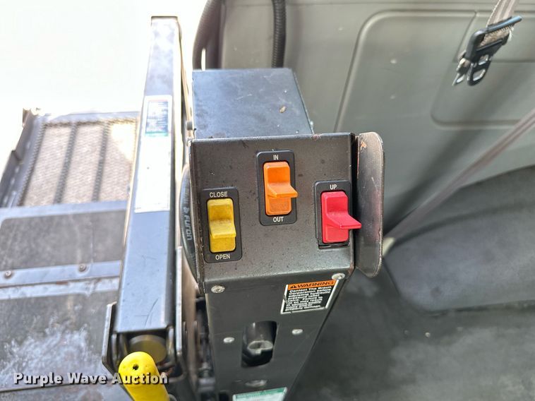 image for item ML9078 1998 Ford Club Wagon  handicap accessible van