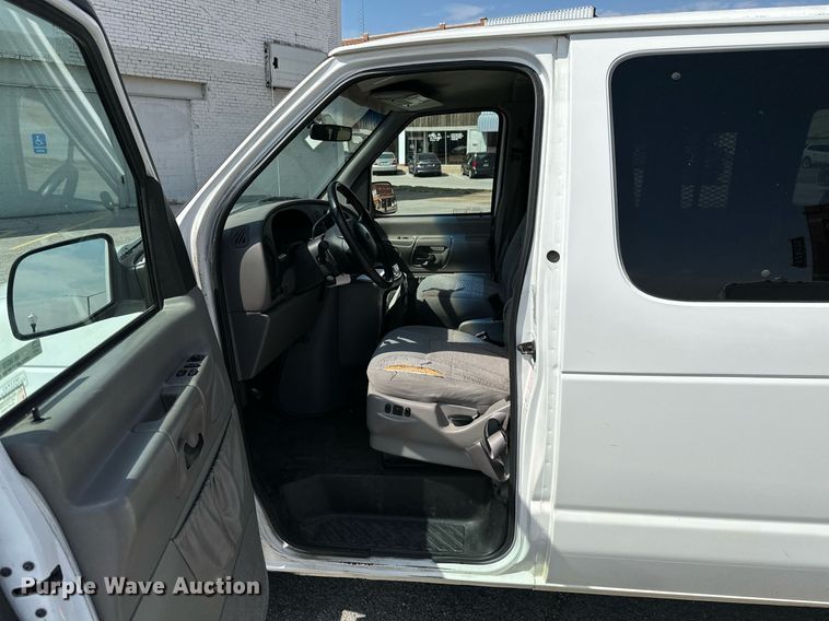 image for item ML9078 1998 Ford Club Wagon  handicap accessible van
