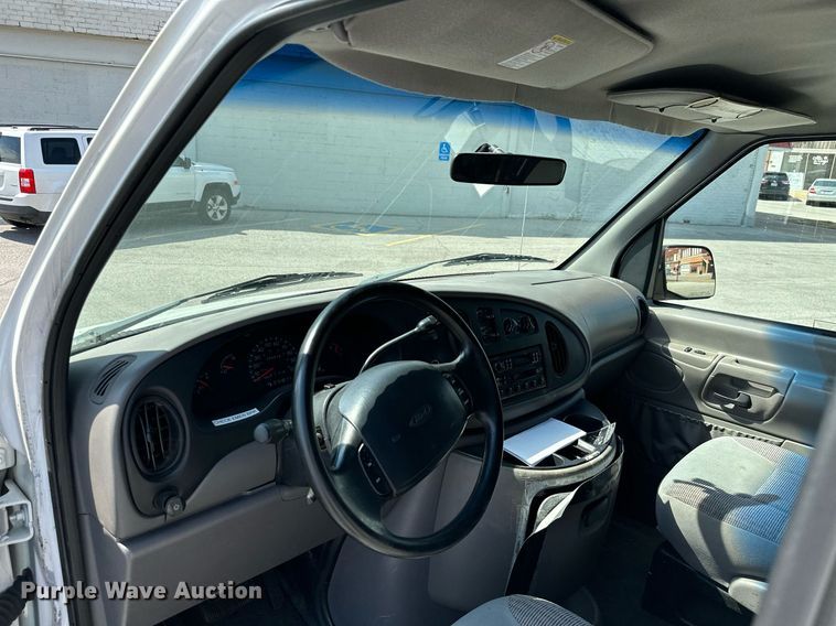 image for item ML9078 1998 Ford Club Wagon  handicap accessible van