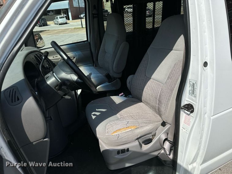 image for item ML9078 1998 Ford Club Wagon  handicap accessible van
