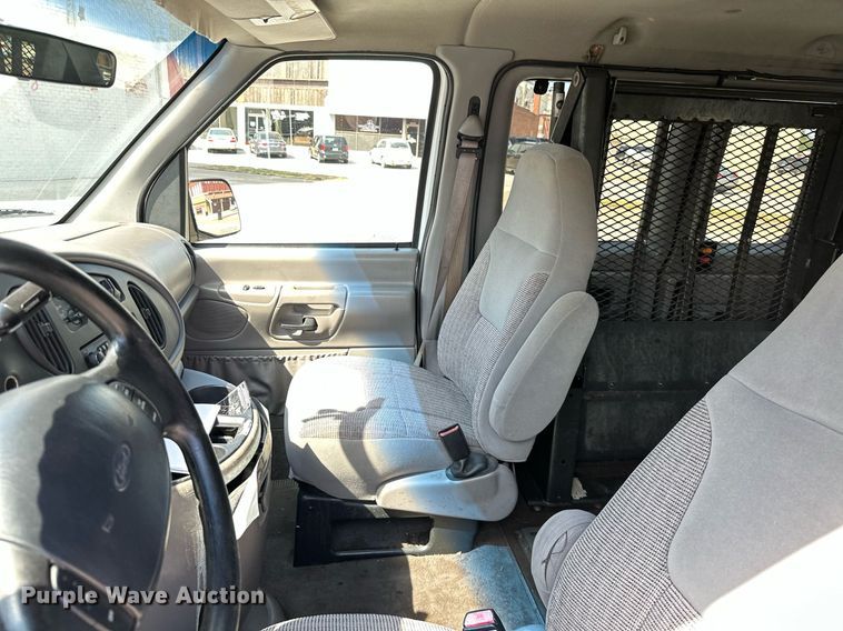 image for item ML9078 1998 Ford Club Wagon  handicap accessible van