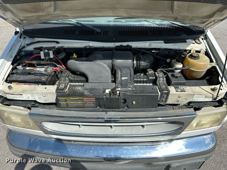 image for item ML9078 1998 Ford Club Wagon  handicap accessible van