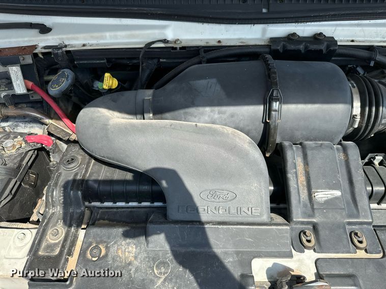 image for item ML9078 1998 Ford Club Wagon  handicap accessible van