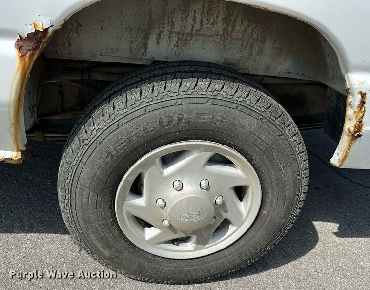 image for item ML9078 1998 Ford Club Wagon  handicap accessible van