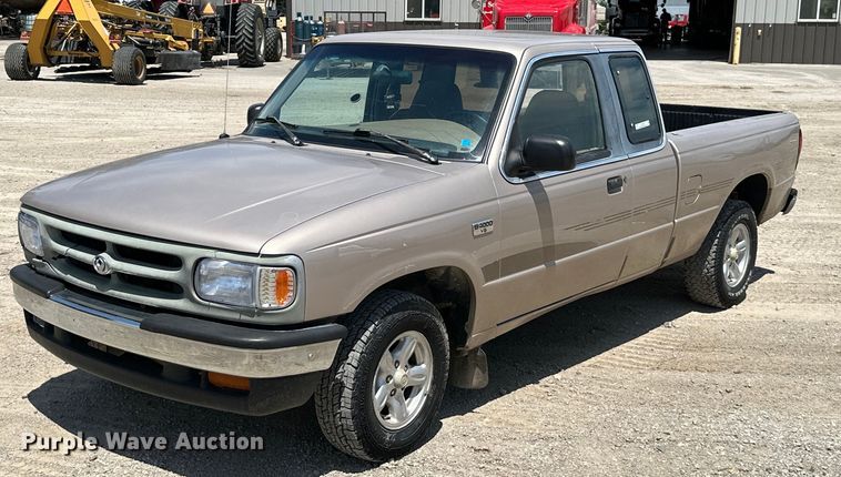 image for item ML9095 1997 Mazda B4000  pickup truck