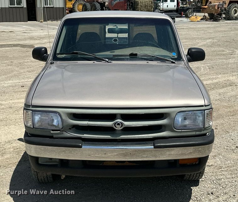 image for item ML9095 1997 Mazda B4000  pickup truck