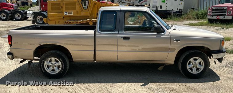 image for item ML9095 1997 Mazda B4000  pickup truck