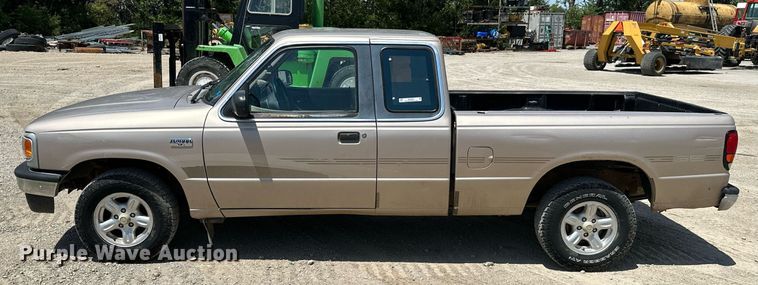 image for item ML9095 1997 Mazda B4000  pickup truck