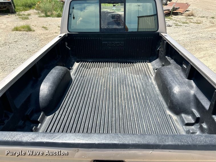 image for item ML9095 1997 Mazda B4000  pickup truck
