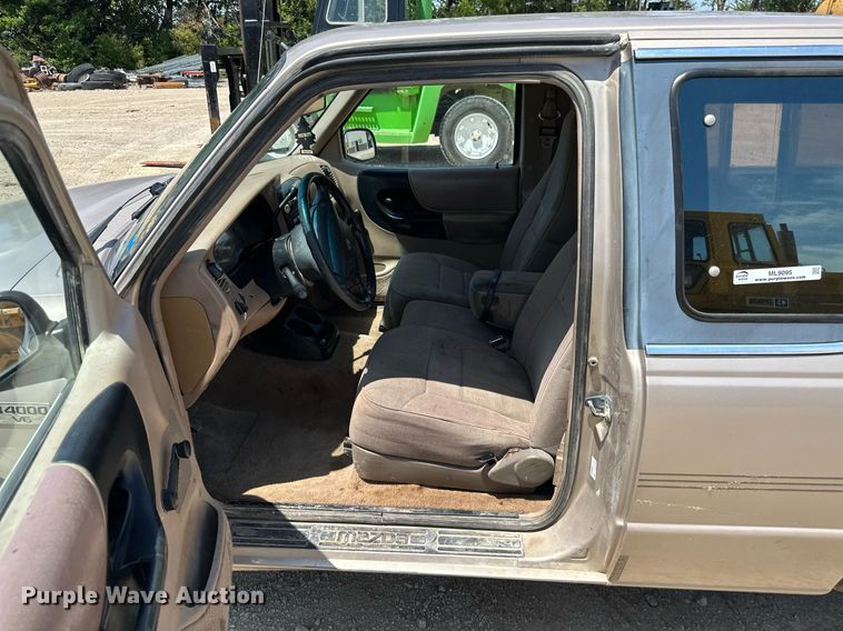 image for item ML9095 1997 Mazda B4000  pickup truck