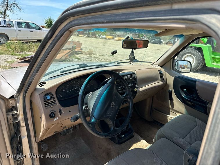 image for item ML9095 1997 Mazda B4000  pickup truck